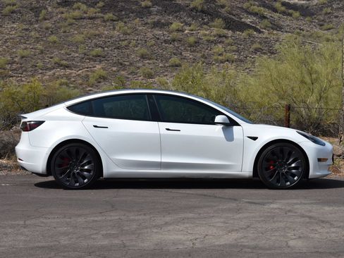 Used 2022 Tesla Model 3 Performance AWD/4WD image 9