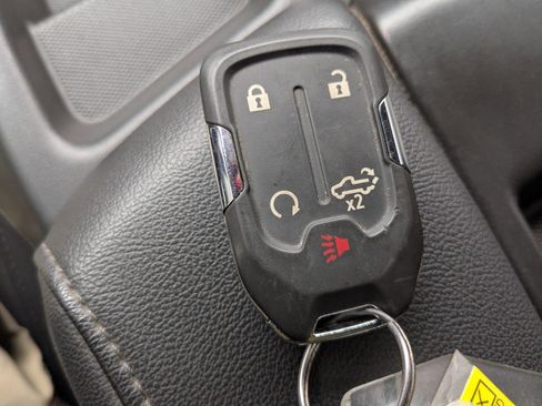 Used 2020 Chevrolet Silverado 2500 LT w/ Convenience Package image 33