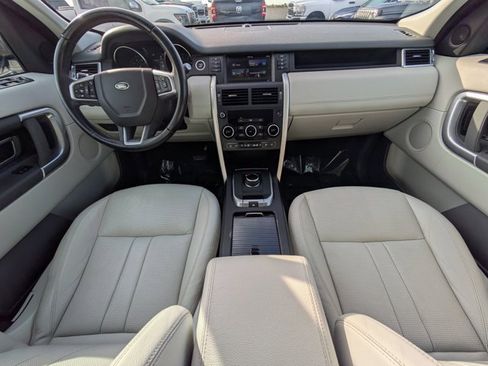 Used 2019 Land Rover Discovery Sport SE image 13