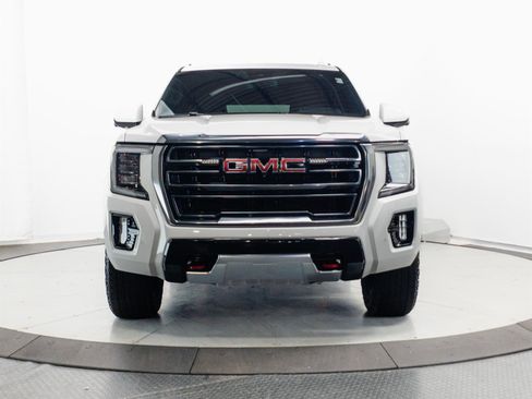 Used 2024 GMC Yukon XL AT4 w/ AT4 Premium Package AWD/4WD image 2