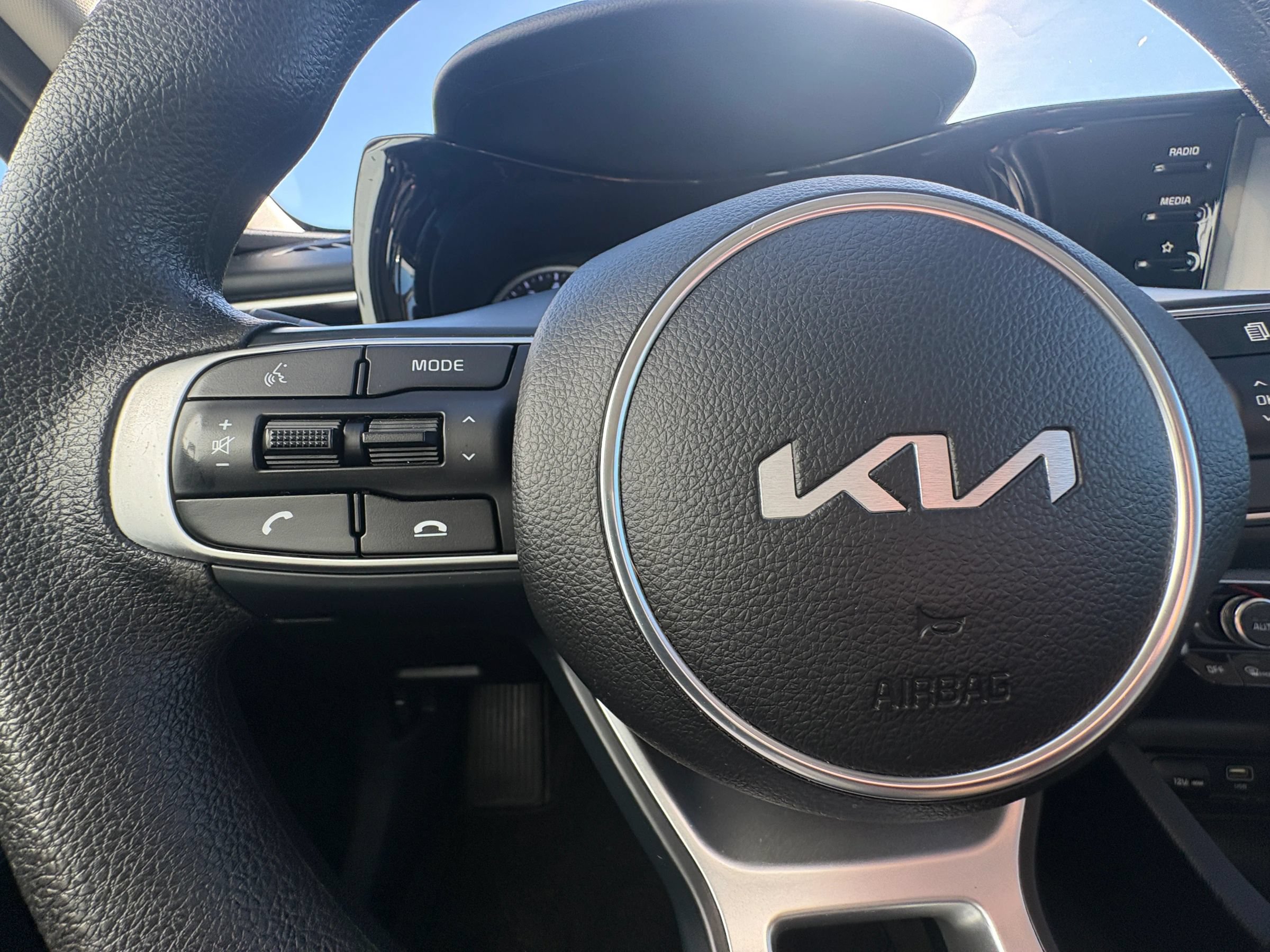 Used 2023 Kia K5 LXS FWD image 26