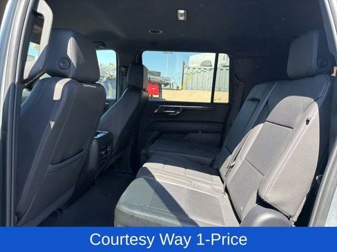 Used 2025 Chevrolet Suburban Z71 AWD/4WD image 11