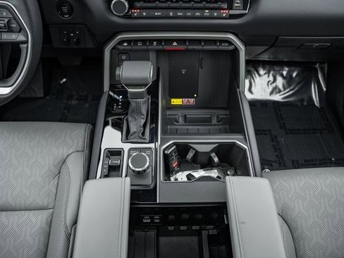 Used 2025 Toyota Tundra Limited image 31