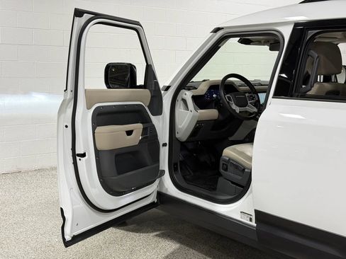 Used 2020 Land Rover Defender 110 S AWD/4WD image 10
