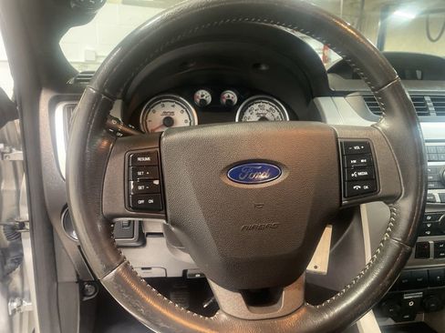Used 2010 Ford Focus SES image 18