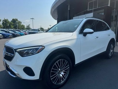 Used 2024 Mercedes-Benz GLC 300 4MATIC image 23