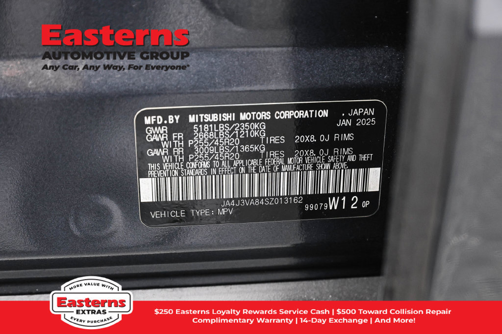 Used 2025 Mitsubishi Outlander SE FWD image 37