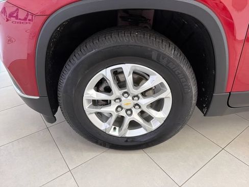 Used 2021 Chevrolet Traverse LT FWD image 28