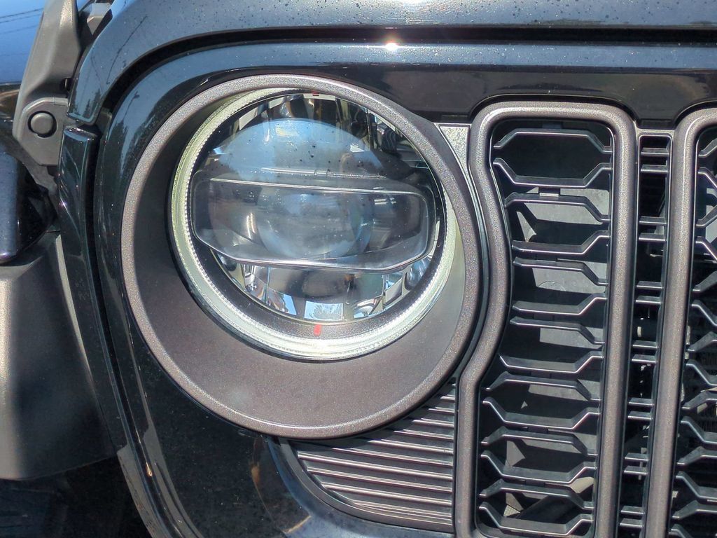 Used 2023 Jeep Wrangler Unlimited Rubicon 392 AWD/4WD image 11