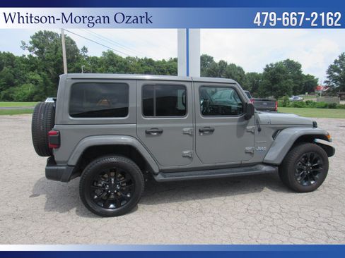 Used 2022 Jeep Wrangler Unlimited Sahara w/ Cold Weather Group AWD/4WD image 16