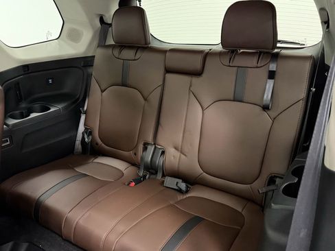 Used 2025 Honda Pilot Elite image 26