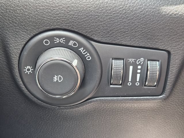 Used 2024 Jeep Compass Trailhawk AWD/4WD image 22
