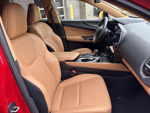 Used 2024 Lexus NX 250 FWD image 33