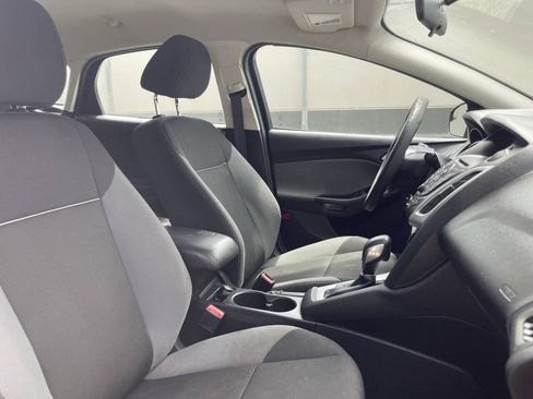Used 2014 Ford Focus SE FWD image 12