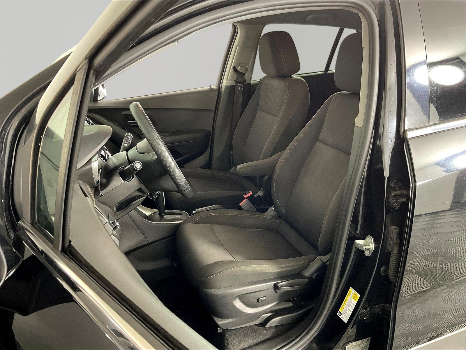 Used 2018 Chevrolet Trax LT FWD image 20