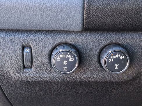 Used 2021 Chevrolet Colorado Z71 w/ Z71 Midnight Edition image 26