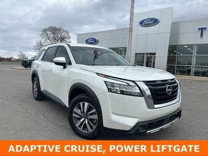 Used 2023 Nissan Pathfinder SL
