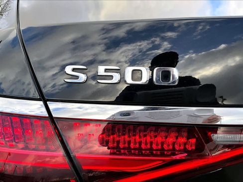 Certified 2022 Mercedes-Benz S 500 4MATIC w/ AMG Line Package image 31