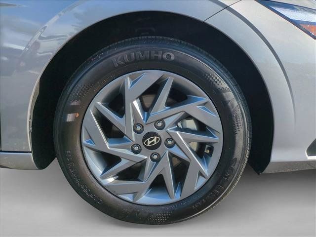 Used 2026 Hyundai Elantra Hybrid FWD image 21