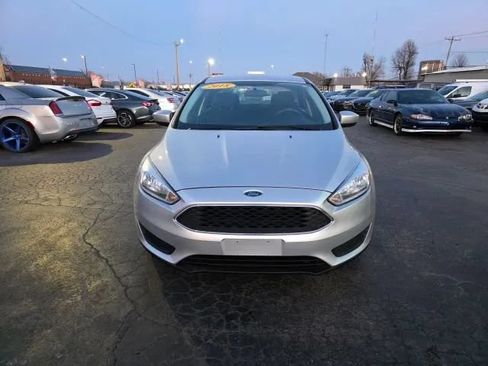 Used 2018 Ford Focus SE FWD image 11