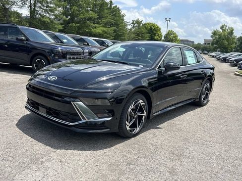 New 2026 Hyundai Sonata SEL FWD image 3