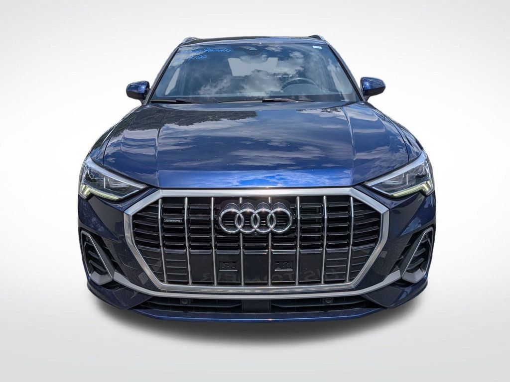 Used 2023 Audi Q3 2.0T Premium Plus w/ Premium Plus Package AWD/4WD image 9