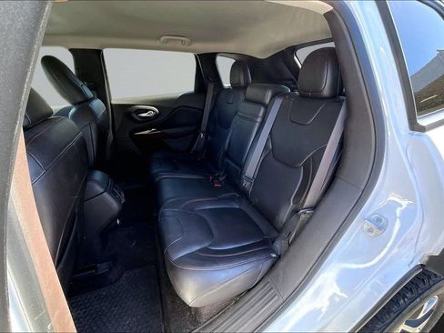 Certified 2016 Jeep Cherokee Trailhawk w/ Leather Interior Group AWD/4WD image 19