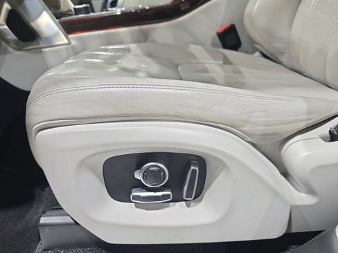 Used 2016 Land Rover Range Rover HSE image 30