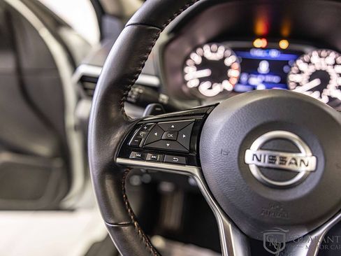 Used 2019 Nissan Altima 2.5 SR w/ SR Premium Package image 24