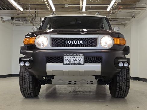Used 2014 Toyota FJ Cruiser 4WD w/ Upgrade Package image 3