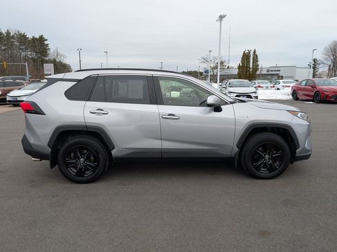 Used 2019 Toyota RAV4 XLE w/ Convenience Package image 6