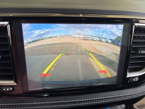 Used 2023 Chrysler Pacifica Touring-L w/ Uconnect Theater Family Group image 22