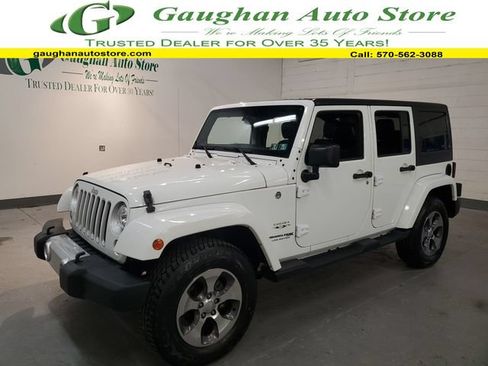 Used 2018 Jeep Wrangler Unlimited Sahara w/ Connectivity Group AWD/4WD image 1