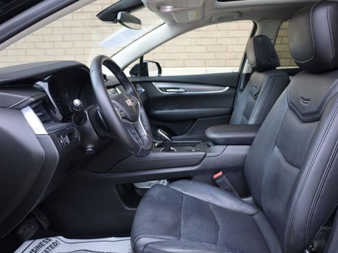 Used 2019 Cadillac XT5 Luxury FWD image 14