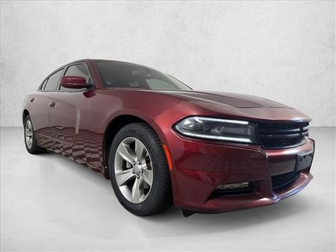 Used 2017 Dodge Charger SXT RWD image 1