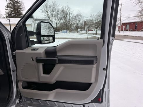 Used 2022 Ford F250 XL w/ Power Equipment Group image 46