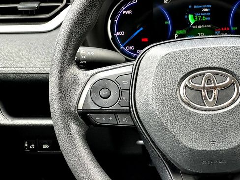 Used 2024 Toyota RAV4 XLE AWD/4WD image 22
