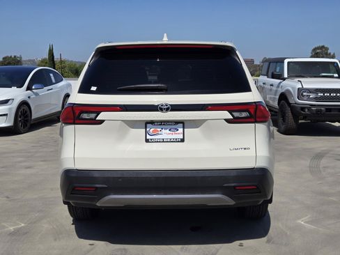 Used 2024 Toyota Grand Highlander FWD image 5