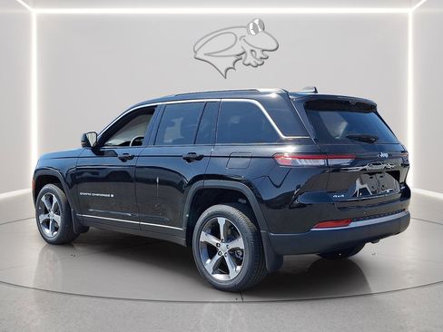 New 2026 Jeep Grand Cherokee Limited AWD/4WD image 2