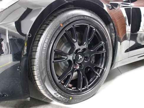 Used 2023 Tesla Model S AWD image 5