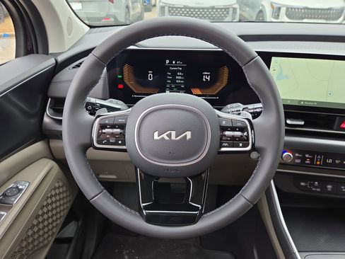 New 2026 Kia Carnival LXS FWD image 11