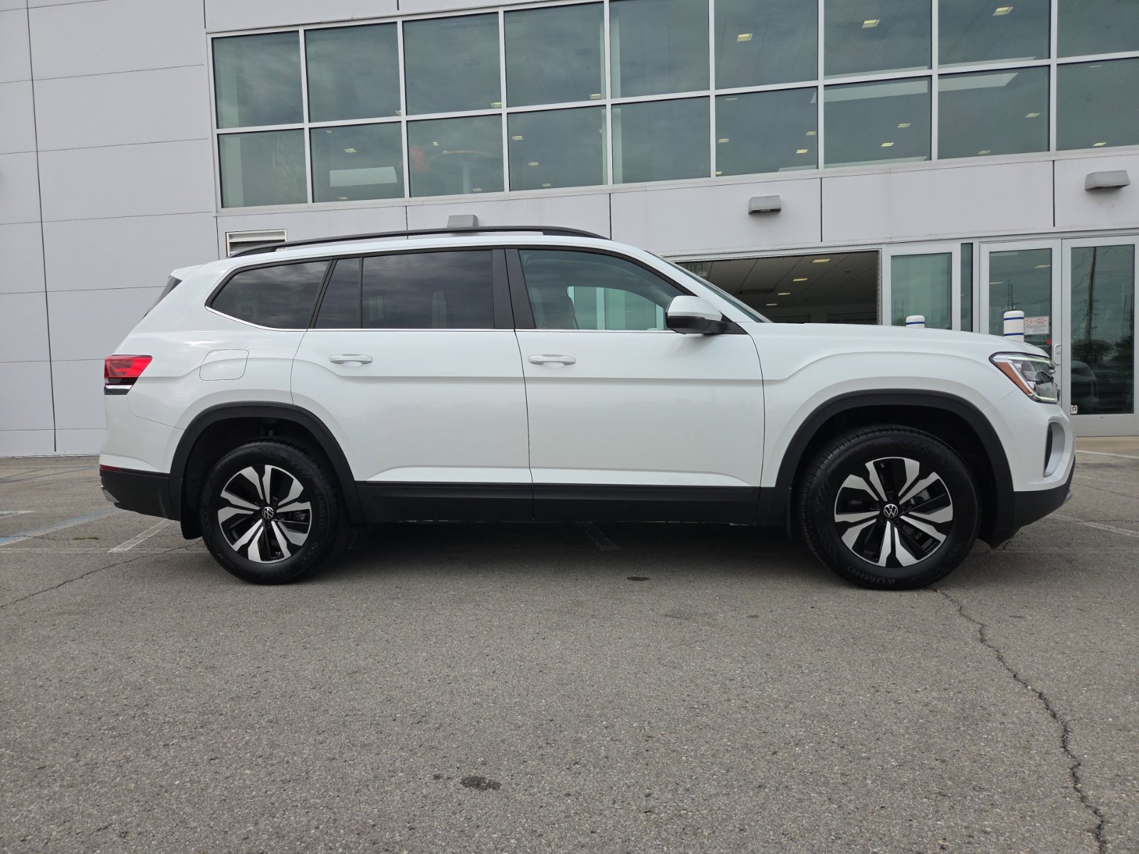 Certified 2026 Volkswagen Atlas SE AWD/4WD image 5
