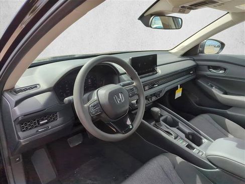 Certified 2025 Honda Accord SE image 3