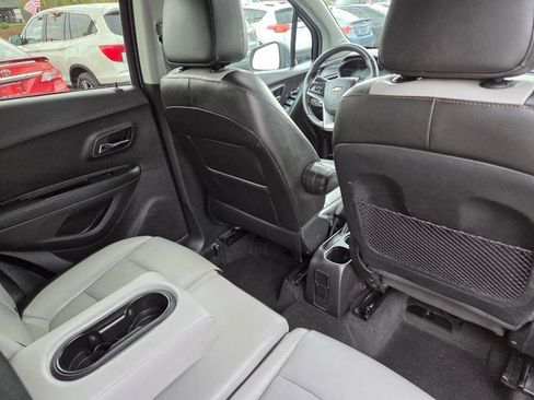 Used 2018 Chevrolet Trax Premier AWD/4WD image 14
