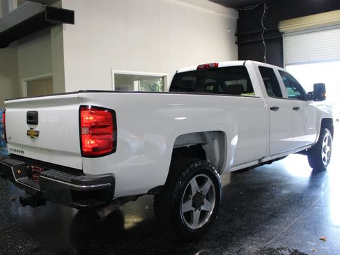 Used 2018 Chevrolet Silverado 2500 W/T w/ WT Convenience Package RWD image 3