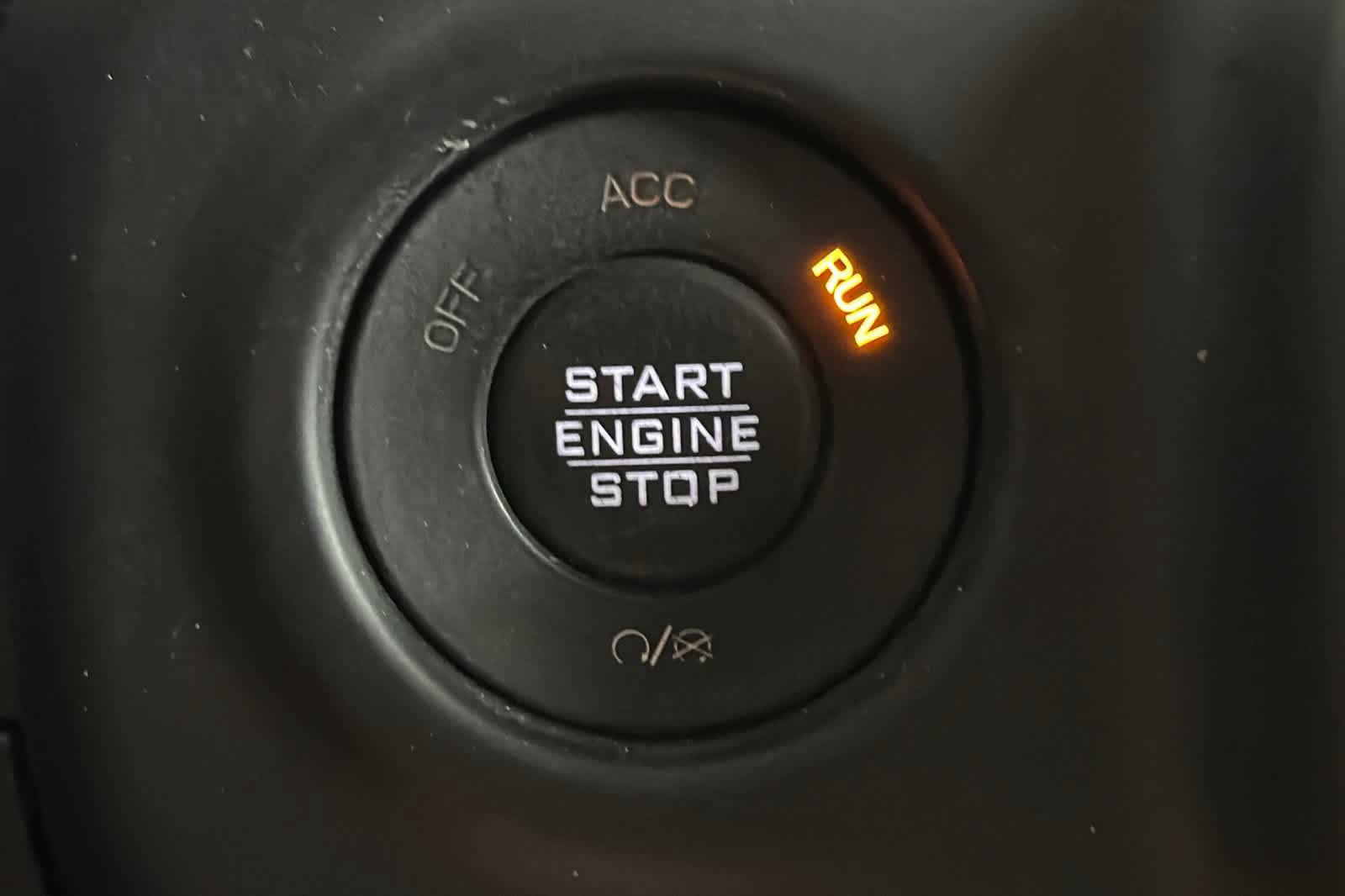 Used 2018 Jeep Wrangler Unlimited Sahara AWD/4WD image 23