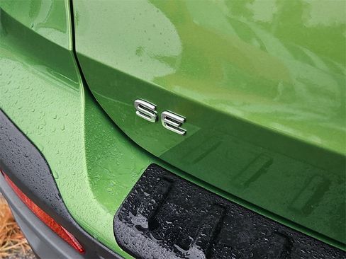 New 2025 Volkswagen Taos SE image 5