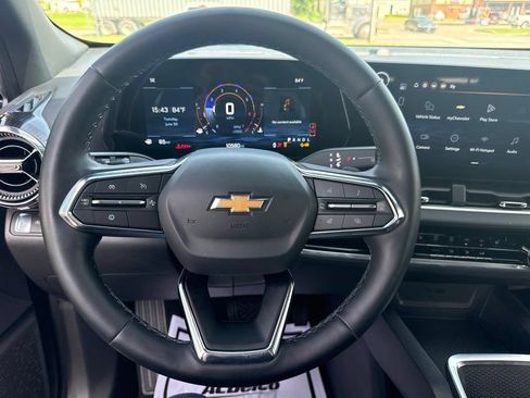 Used 2026 Chevrolet Equinox LT FWD image 19