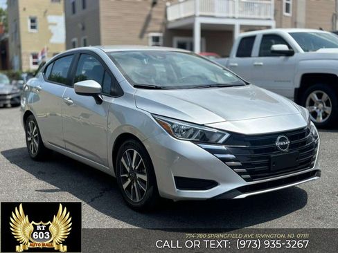 Used 2023 Nissan Versa SV FWD image 3