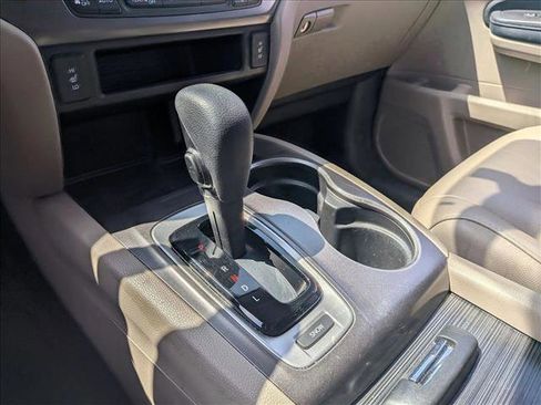 Used 2017 Honda Pilot EX-L image 11